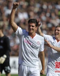  圣保利升班马初露锋芒，德甲首胜书写励志篇章  