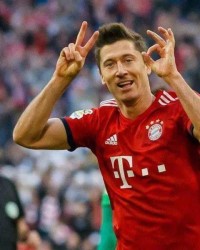  勒沃库森进攻火力全开，德甲金靴争夺进入白热化