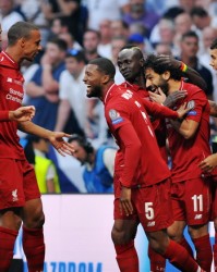  萨拉赫传射建功利物浦客场力克曼联迎强强对话胜利