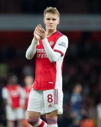  纽卡斯尔联边路突破制胜击退阿森纳