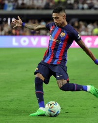  那不勒斯边锋突破犀利创造绝佳射门良机