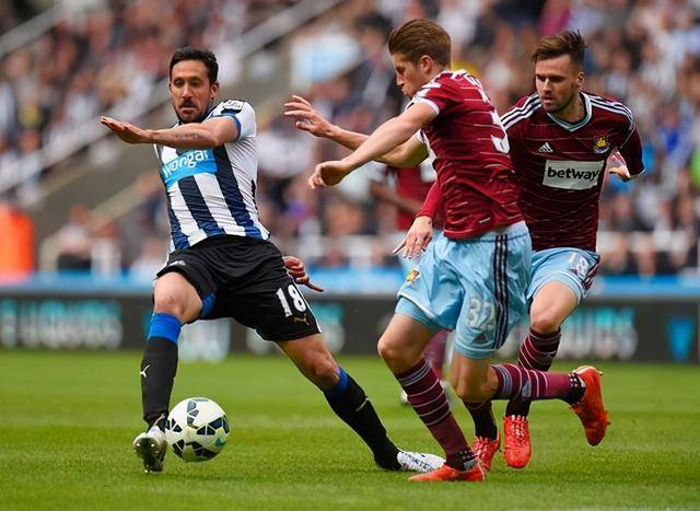  马内双响炮利物浦主场大胜纽卡斯尔联显威