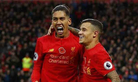  曼城三球大胜热刺强势登顶英超榜首